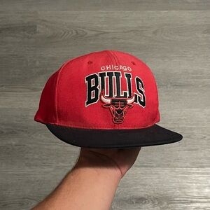 Chicago Bulls Mitchel & Ness Hardwood Classics
Red/ Black SnapBack Hat